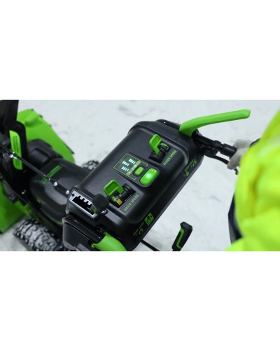 Купить аккумуляторный самоходный снегоуборщик GREENWORKS (Гринворкс) GD82ST56 82V 61 см (2602807U3A) c 3-мя АКБ 2,5 Ah и ЗУ